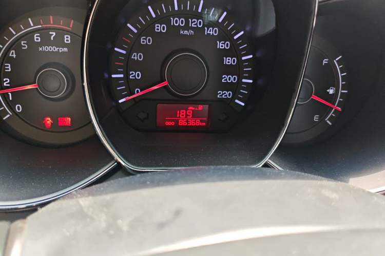 Used Kia K2 2012 Sedan 1.4L MT GL Commemorative Edition Odometer Close Up
