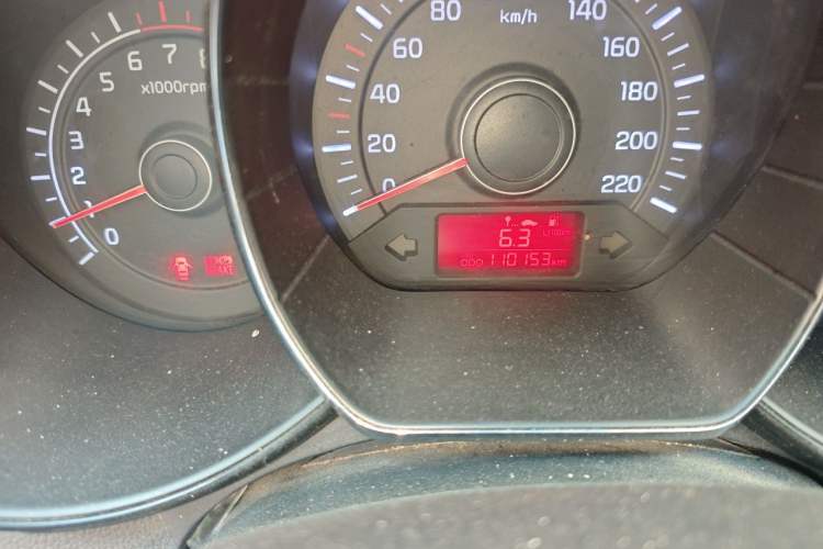 Used Kia K2 2012 Sedan 1.4L MT GLS Commemorative Edition Odometer Close Up