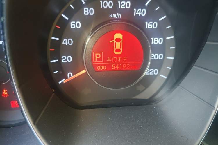Used Kia K2 2012 Hatchback 1.6L AT Premium Odometer Close Up