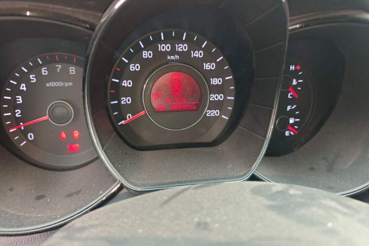 Used Kia K2 2012 Sedan 1.6L Automatic Transmission Premium Commemorative Edition Odometer Close Up