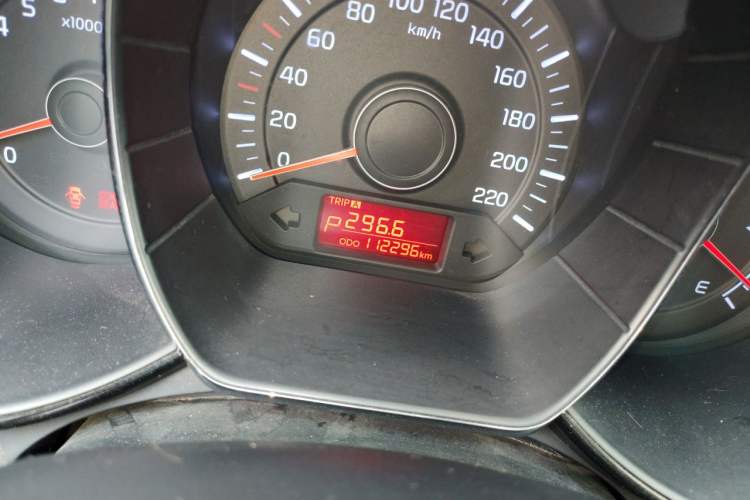 Used Kia K2 2012 Hatchback 1.4L Automatic Cool Edition Odometer Close Up