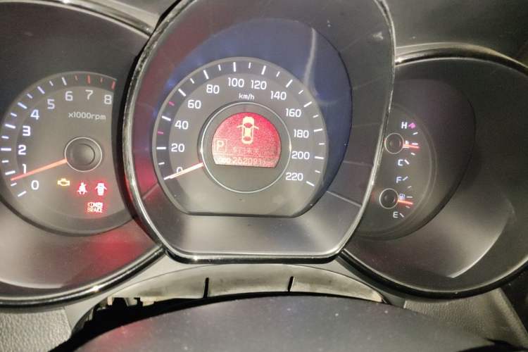Used Kia K2 2012 Sedan 1.6L Automatic Transmission Premium Commemorative Edition Odometer Close Up