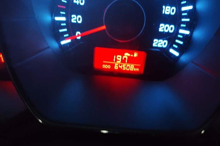 Used Kia K2 2012 Sedan 1.4L MT GLS Commemorative Edition Odometer Close Up