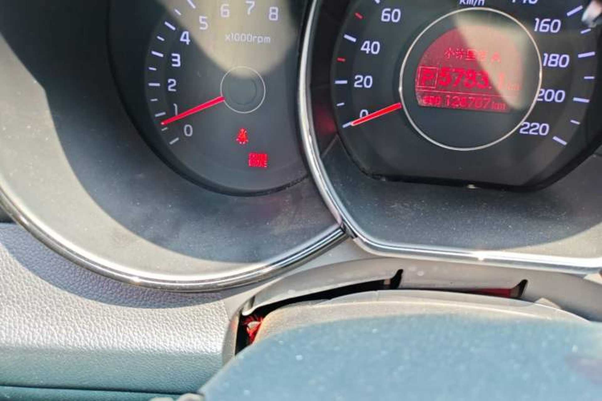Used Kia K2 2012 Sedan 1.6L Automatic Transmission Premium Commemorative Edition Odometer Close Up