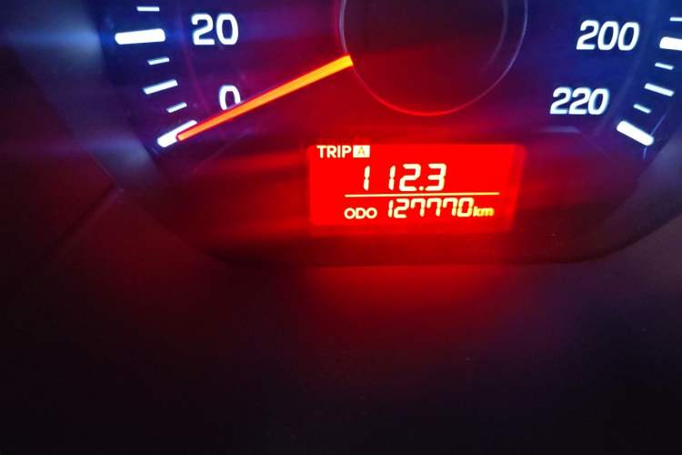 Used Kia K2 2012 Sedan 1.4L MT GLS Commemorative Edition Odometer Close Up
