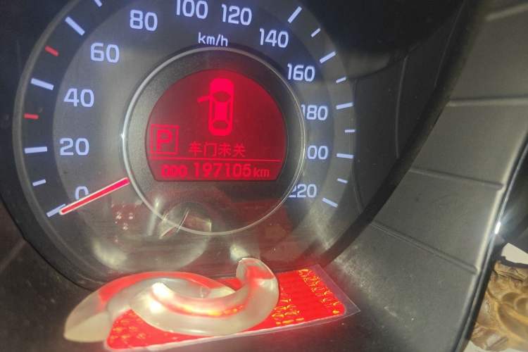 Used Kia K2 2012 Sedan 1.6L Automatic Transmission Premium Commemorative Edition Odometer Close Up