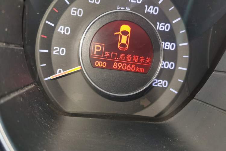 Used Kia K2 2012 Sedan 1.6L AT Premium ECO Odometer Close Up