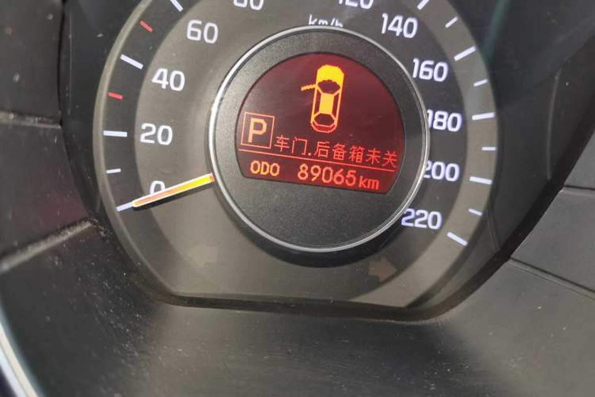 Used Kia K2 2012 Sedan 1.6L AT Premium ECO Odometer Close Up