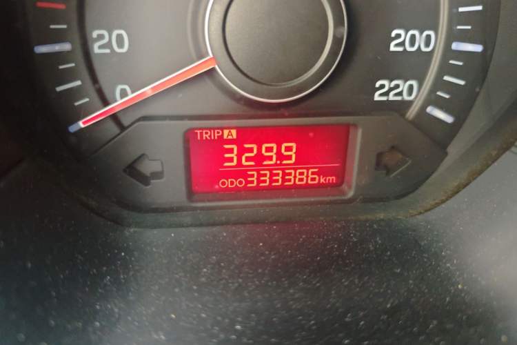 Used Kia K2 2012 Sedan 1.4L MT GLS Commemorative Edition Odometer Close Up