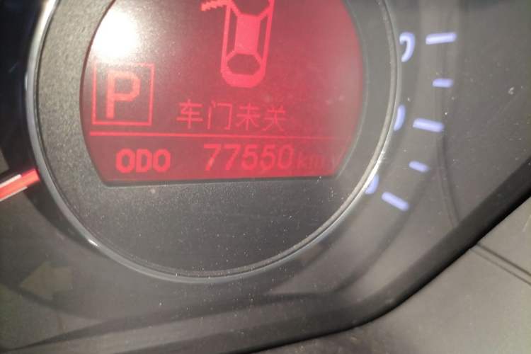 Used Kia K2 2012 Sedan 1.6L Automatic Transmission Premium Commemorative Edition Odometer Close Up