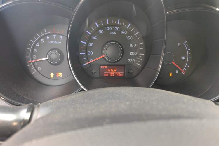 Used Kia K2 2012 Sedan 1.4L MT GLS Commemorative Edition Odometer Close Up