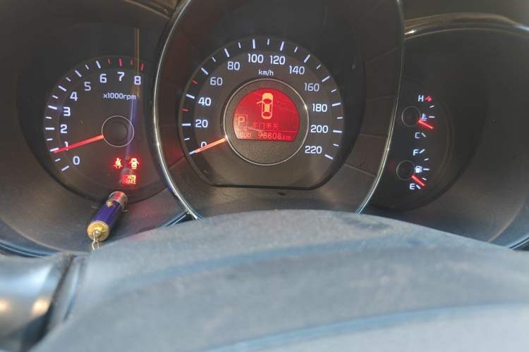 Used Kia K2 2012 Sedan 1.6L AT Premium ECO Odometer Close Up