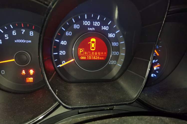 Used Kia K2 2012 Sedan 1.6L Automatic Transmission Premium Commemorative Edition Odometer Close Up