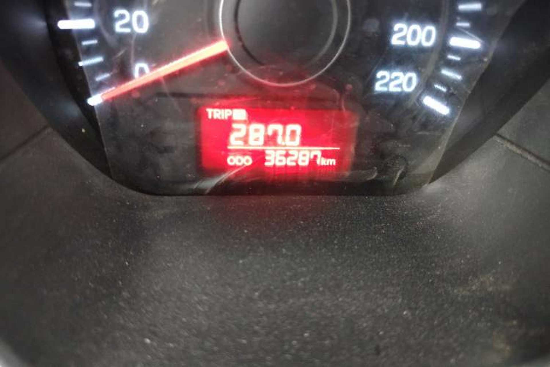 Used Kia K2 2012 Sedan 1.4L MT GLS Commemorative Edition Odometer Close Up