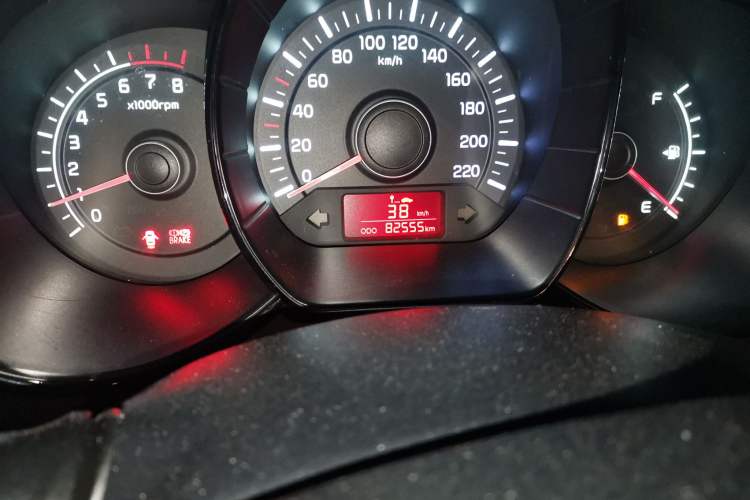 Used Kia K2 2012 Sedan 1.4L MT GLS Commemorative Edition Odometer Close Up