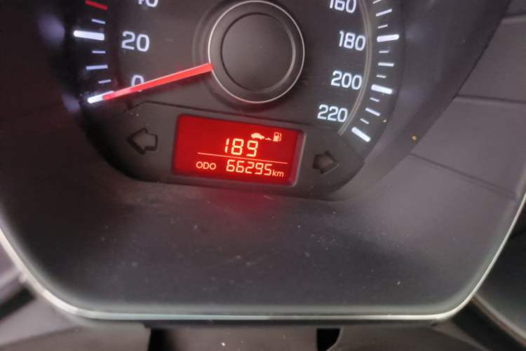 Used Kia K2 2012 Sedan 1.4L MT GLS Commemorative Edition Odometer Close Up