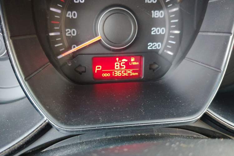 Used Kia K2 2012 Sedan 1.4L Automatic GLS Commemorative Edition Odometer Close Up