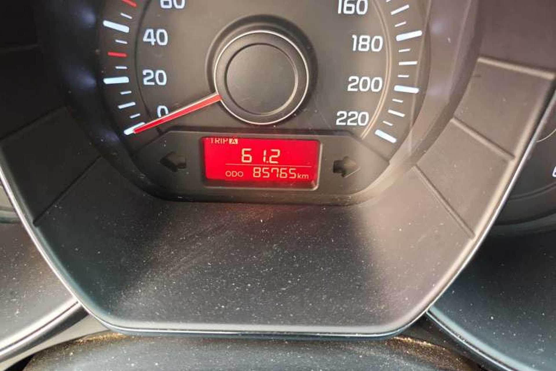 Used Kia K2 2012 Sedan 1.4L MT GLS Commemorative Edition Odometer Close Up