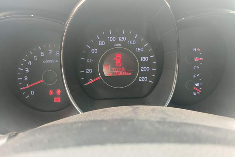 Used Kia K2 2012 Sedan 1.6L AT Premium ECO Odometer Close Up