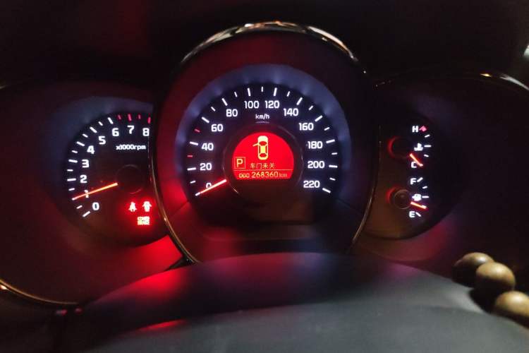 Used Kia K2 2012 Sedan 1.6L Automatic Transmission Premium Commemorative Edition Odometer Close Up