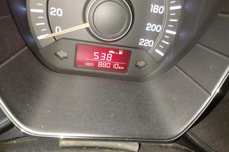 Used Kia K2 2012 Sedan 1.4L MT GLS Commemorative Edition Odometer Close Up