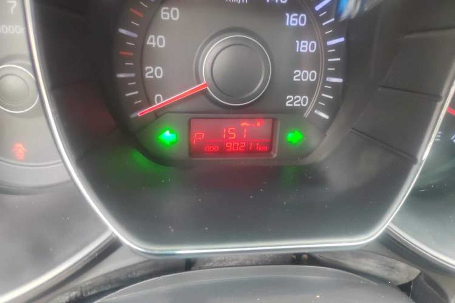 Used Kia K2 2012 Sedan 1.4L Automatic GLS Commemorative Edition Odometer Close Up