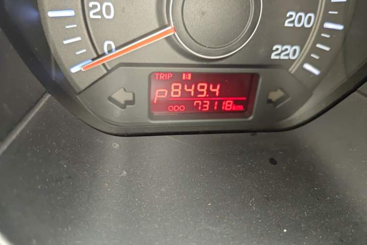 Used Kia K2 2012 Sedan 1.4L Automatic GLS Commemorative Edition Odometer Close Up