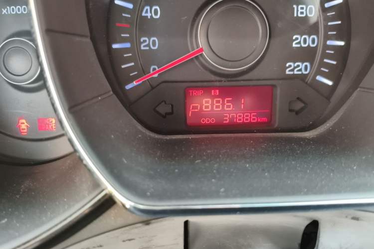 Used Kia K2 2012 Sedan 1.4L Automatic GLS Commemorative Edition Odometer Close Up