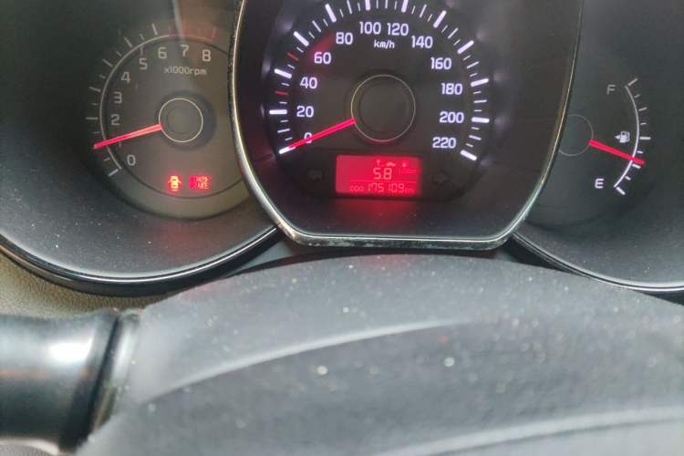 Used Kia K2 2012 Sedan 1.4L MT GLS Commemorative Edition Odometer Close Up