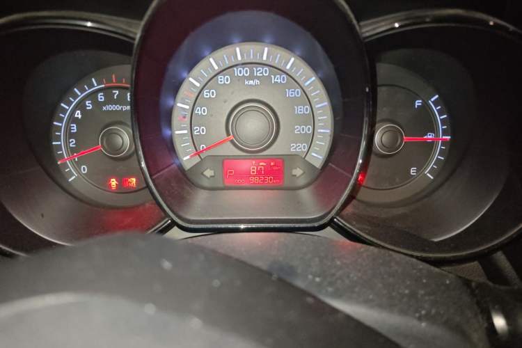 Used Kia K2 2012 Sedan 1.4L Automatic GLS Commemorative Edition Odometer Close Up