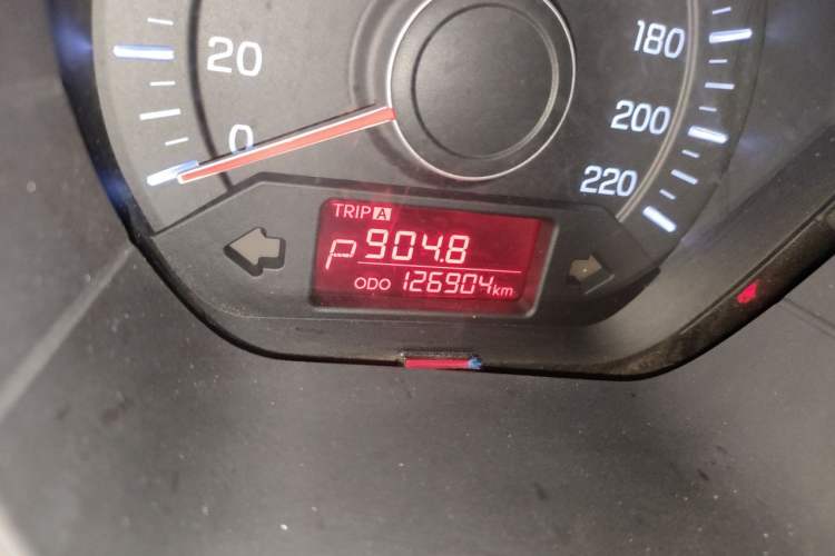 Used Kia K2 2012 Hatchback 1.4L Automatic Cool Edition Odometer Close Up
