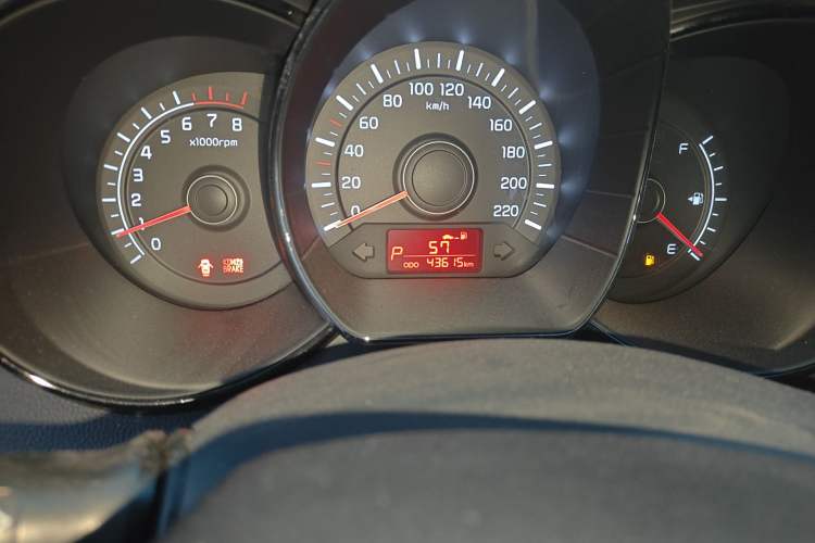 Used Kia K2 2012 Sedan 1.4L Automatic GLS Commemorative Edition Odometer Close Up