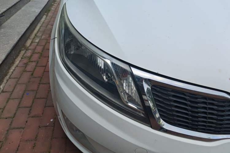 Used Kia K2 2012 Sedan 1.4L MT GLS Commemorative Edition Right Front Headlight
