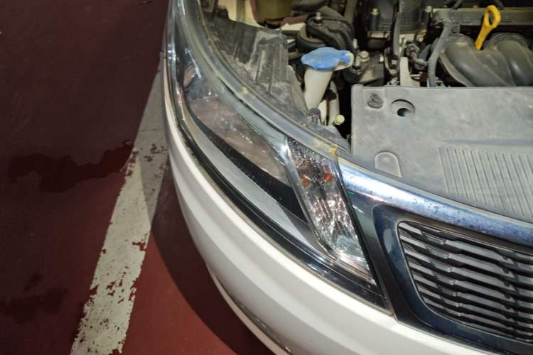 Used Kia K2 2012 Sedan 1.4L Automatic GLS Commemorative Edition Right Front Headlight