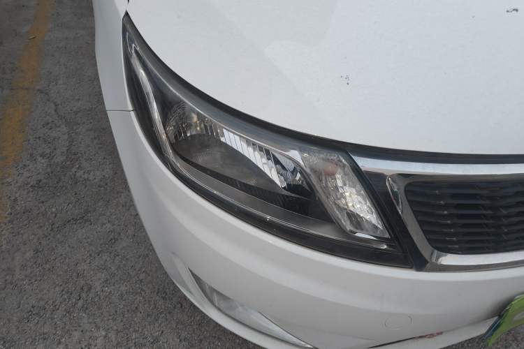 Used Kia K2 2012 Sedan 1.4L Automatic GLS Commemorative Edition Right Front Headlight