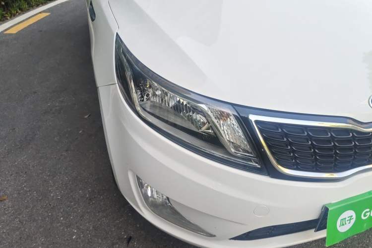 Used Kia K2 2012 Hatchback 1.6L AT Premium Right Front Headlight