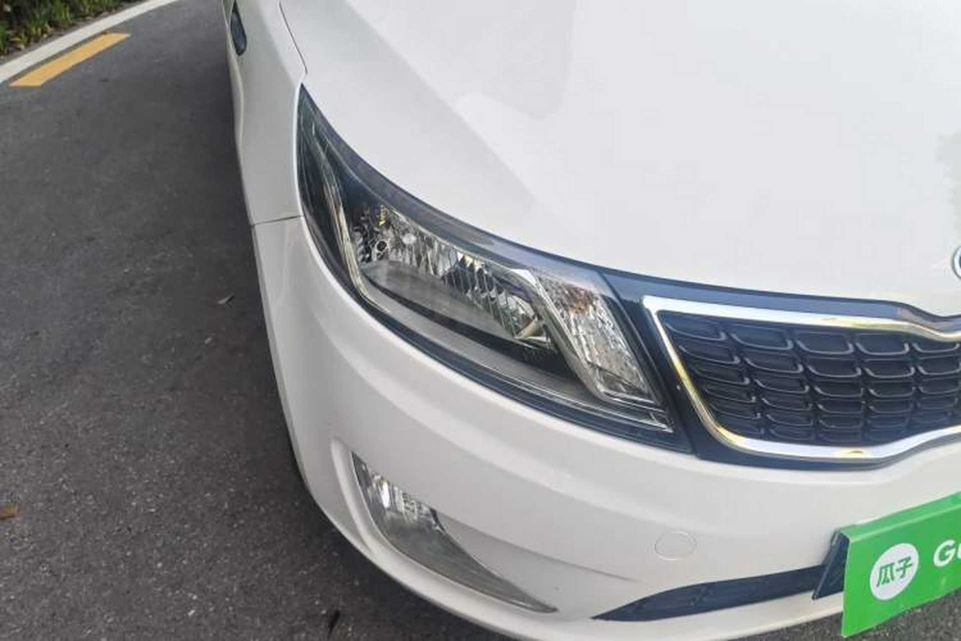 Used Kia K2 2012 Hatchback 1.6L AT Premium Right Front Headlight