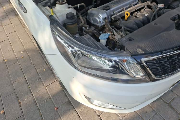 Used Kia K2 2012 Hatchback 1.4L MT Cool Edition Commemorative Model Right Front Headlight