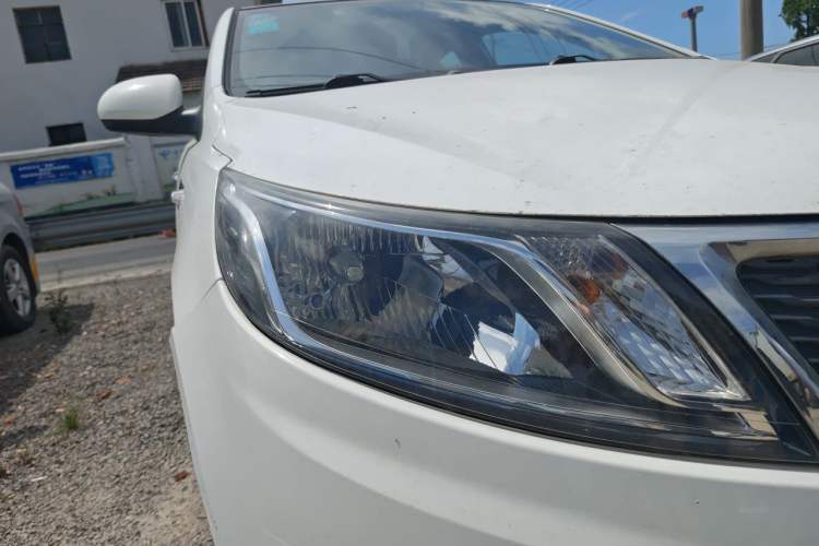 Used Kia K2 2012 Sedan 1.4L Automatic GLS Commemorative Edition Right Front Headlight