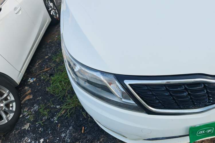Used Kia K2 2012 Sedan 1.6L Automatic Transmission Premium Commemorative Edition Right Front Headlight