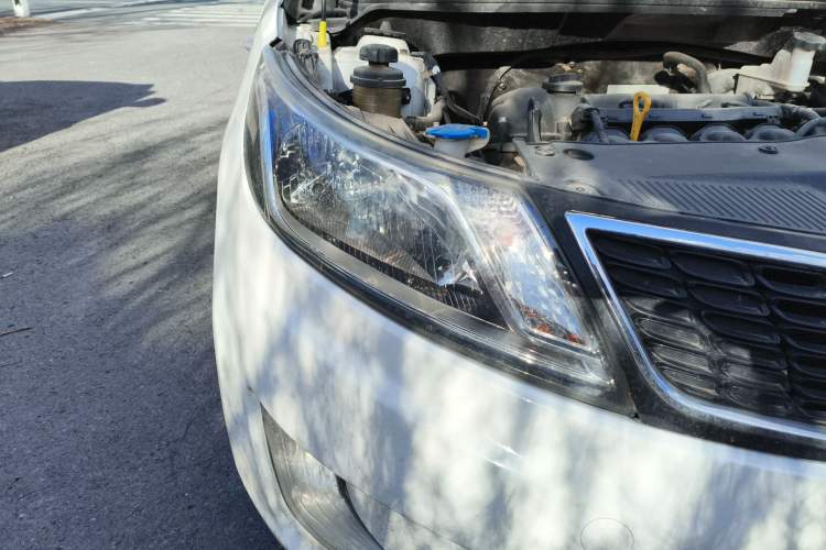 Used Kia K2 2012 Hatchback 1.4L MT Cool Edition Commemorative Model Right Front Headlight