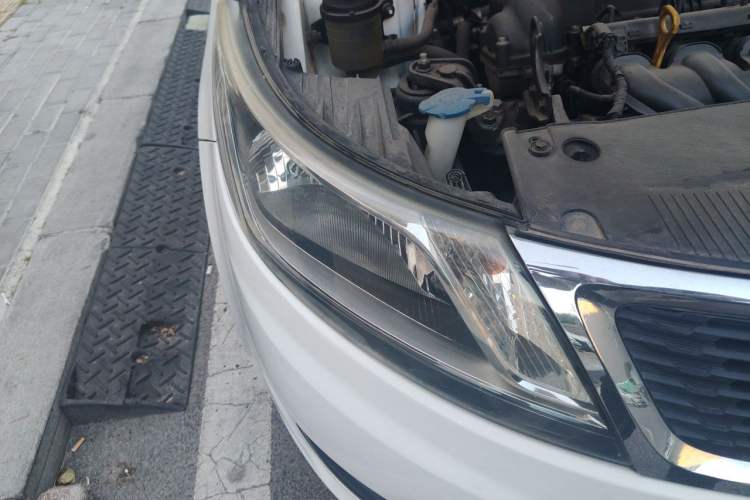 Used Kia K2 2012 Sedan 1.4L Automatic GLS Commemorative Edition Right Front Headlight
