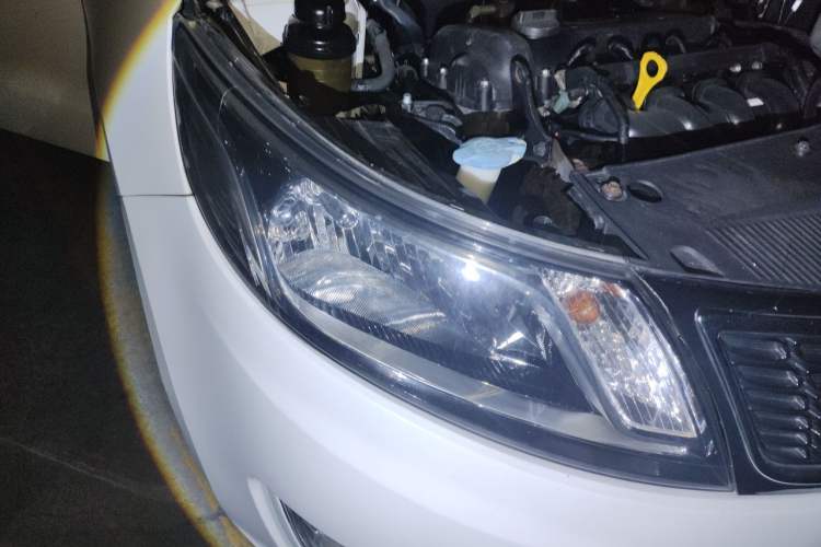Used Kia K2 2012 Sedan 1.6L Automatic Transmission Premium Commemorative Edition Right Front Headlight