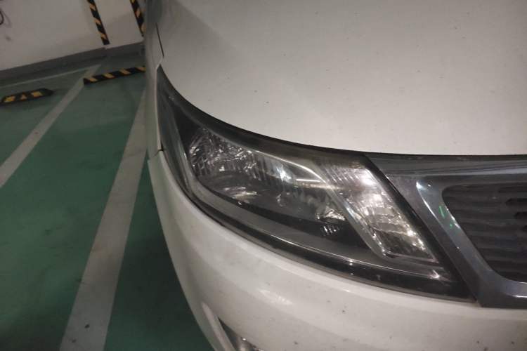 Used Kia K2 2012 Sedan 1.4L Automatic GLS Commemorative Edition Right Front Headlight
