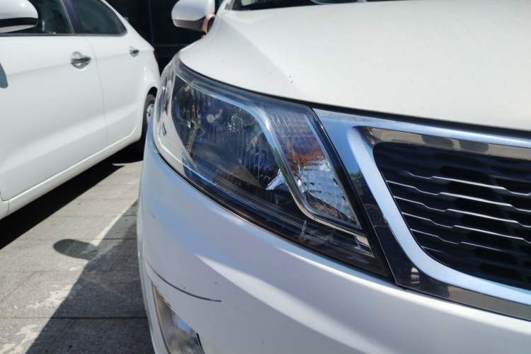Used Kia K2 2012 Sedan 1.4L Automatic GLS Commemorative Edition Right Front Headlight