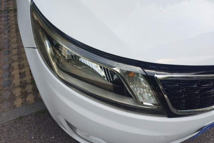 Used Kia K2 2012 Sedan 1.6L Automatic Transmission Premium Commemorative Edition Right Front Headlight