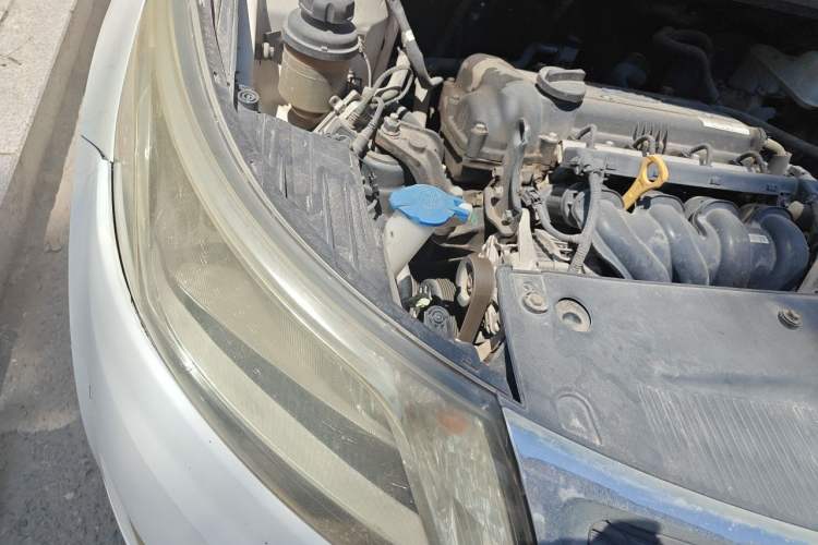 Used Kia K2 2012 Sedan 1.4L MT GLS Commemorative Edition Right Front Headlight