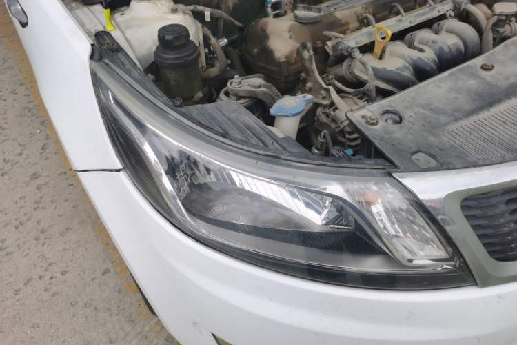 Used Kia K2 2012 Sedan 1.4L MT GLS Commemorative Edition Right Front Headlight