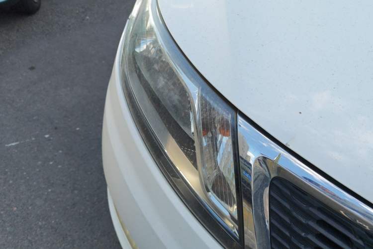 Used Kia K2 2012 Sedan 1.4L Automatic GLS Commemorative Edition Right Front Headlight