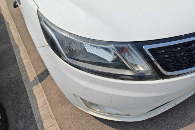 Used Kia K2 2012 Sedan 1.6L Automatic Transmission Premium Commemorative Edition Right Front Headlight